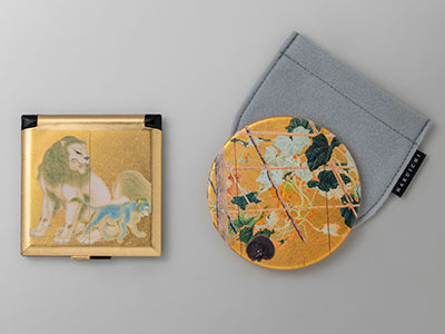 日本画の名品を、日常の手元へ。箔一、下村観山の代表作《獅子図屏風》《唐茄子畑》をモチーフに 金沢箔を用いたオリジナルミラー2種を制作